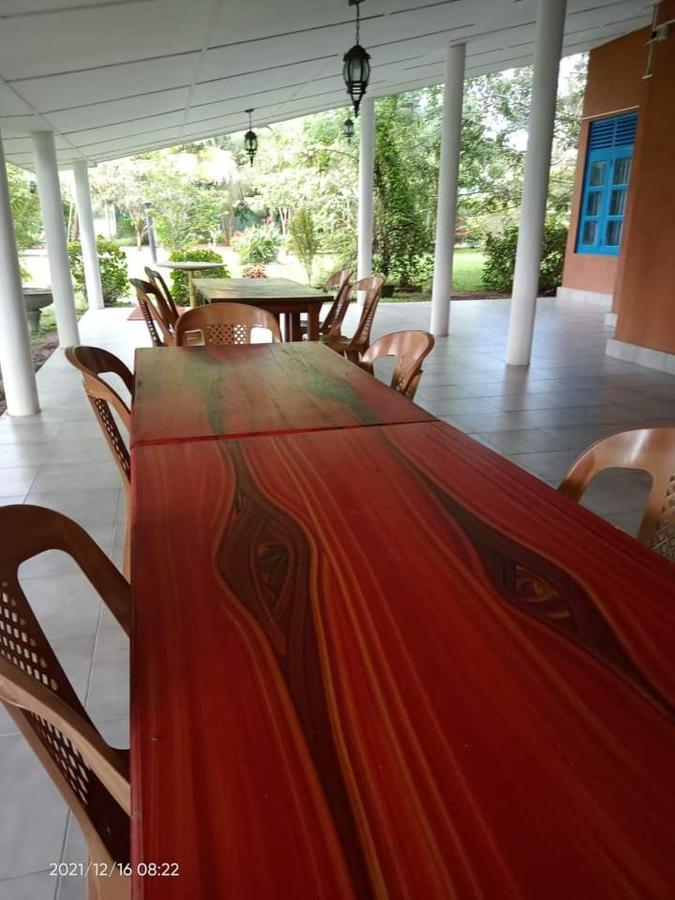 Serenity Lake Resort Yala Тиссамахарама Экстерьер фото